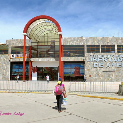 バスターミナル＆Café Ayacuchano
