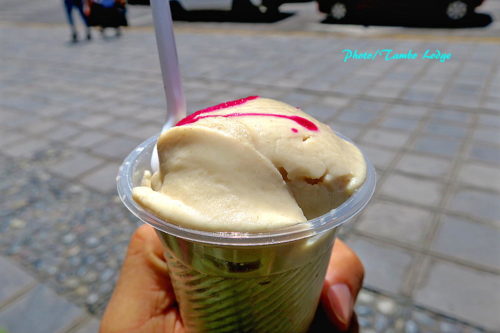 アルマス広場のアイスクリーム