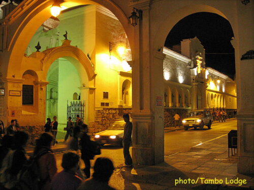 美しい街Sucreの夜景