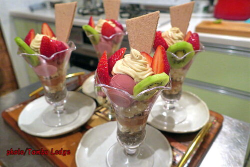ラズベリーアイスクリームのパフェ