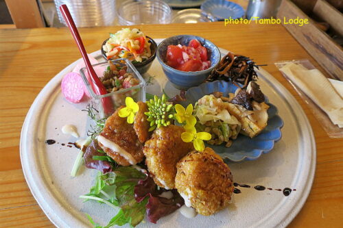 今年２回目、自然食レストラン「Matsu 松」でランチ