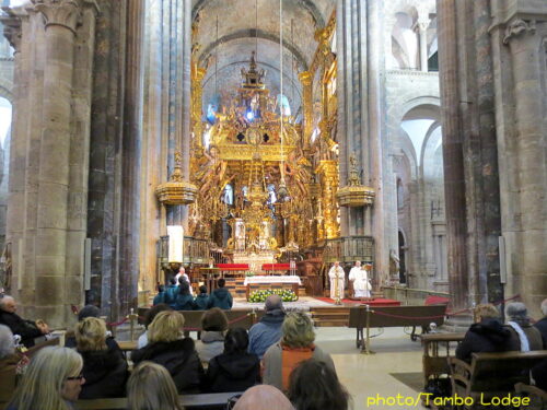 聖地Santiago de Compostelaの大聖堂での巡礼者のためのミサ