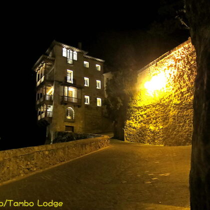 崖っぷちの町「Cuenca」の夜景
