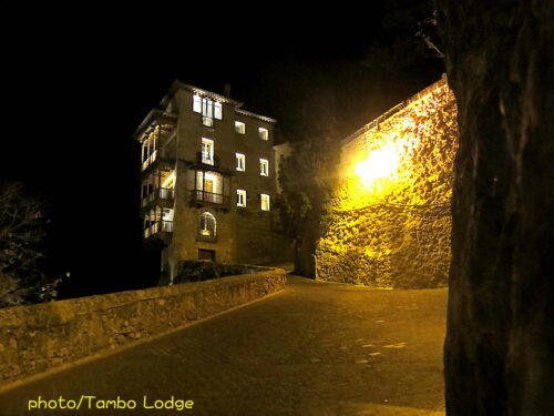 崖っぷちの町「Cuenca」の夜景