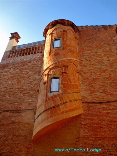 世界遺産のガウディ建築、Colònia Güell