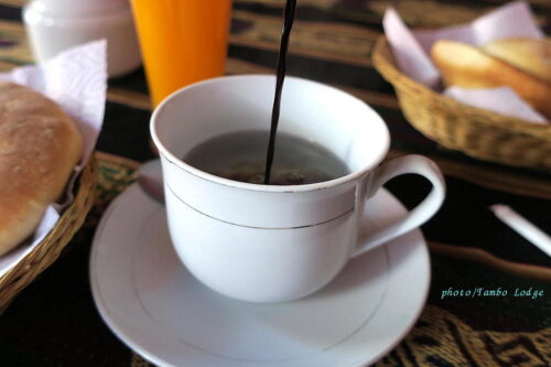 チャビン村で朝食＆ペルー式コーヒーをいただく