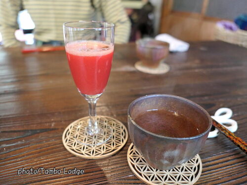 ヴィーガン料理の宿「yuzaka」の朝食から始まる一日