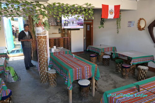 Huanca Sancosの町で朝食をいただく