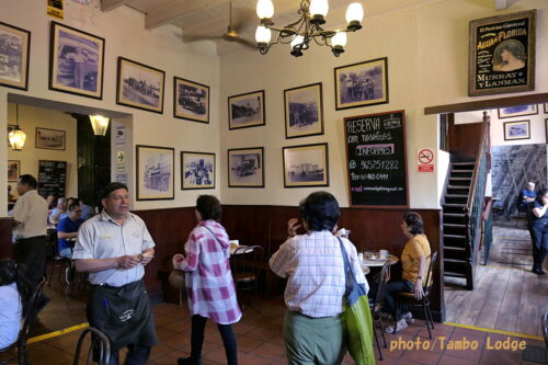 古き良き時代のレストラン「Antigua Taberna Queirolo」