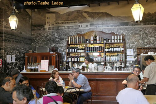 古き良き時代のレストラン「Antigua Taberna Queirolo」（２）