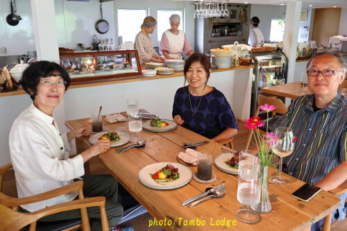 モノローグでヴィーガン・フルコース料理をいただく