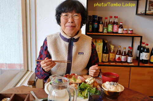 鹿沼の自然食レストラン「Matsu 松」で晩秋のランチをいただく