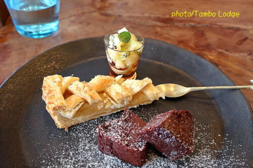 鹿沼の自然食レストラン「Matsu 松」で晩秋のランチをいただく