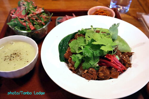 南浦和のMasar’s Cafe でランチをいただく