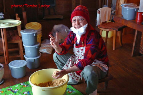 サンタの味噌作り