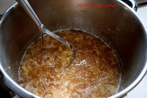 今年も作りました無農薬リンゴのジャム