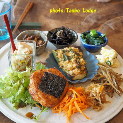 鹿沼の自然食レストラン「Matsu 松」で初秋のランチをいただく