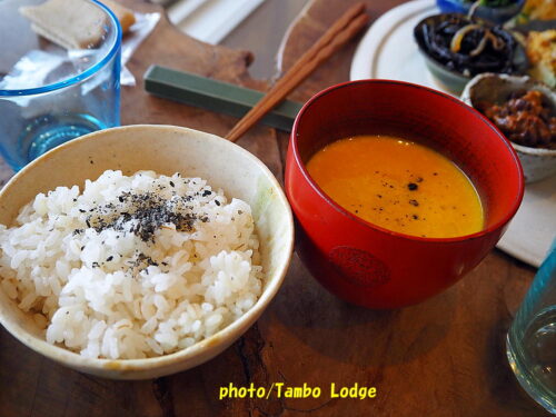 鹿沼の自然食レストラン「Matsu 松」で初秋のランチをいただく